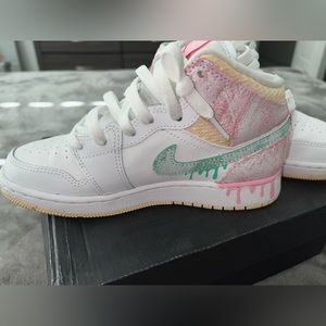 Air Jordan 1 Mid SE (GS)